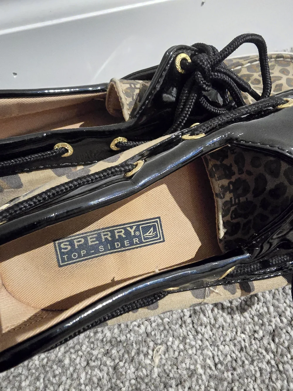 Sperry Girls Leopard Print Moccasin Boat Shoes in Black, Brown, and Tan Size 6.5
